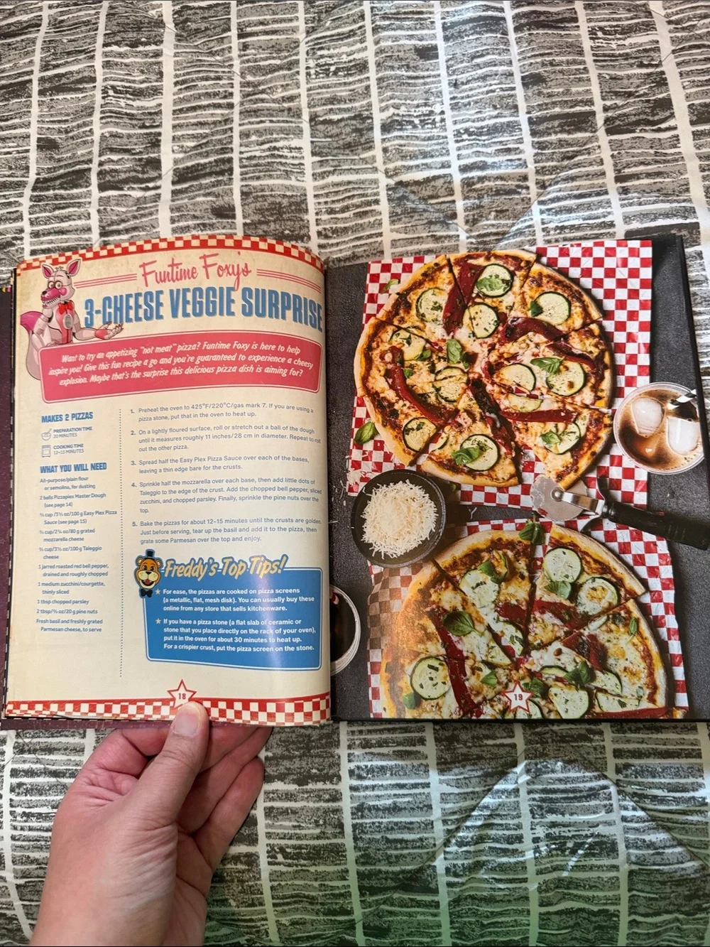 The Official Five Nights at Freddy's Cookbook: An AFK Book